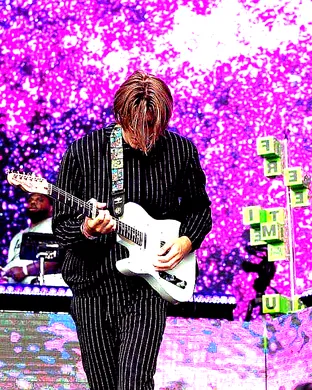 Live concert by Ruel